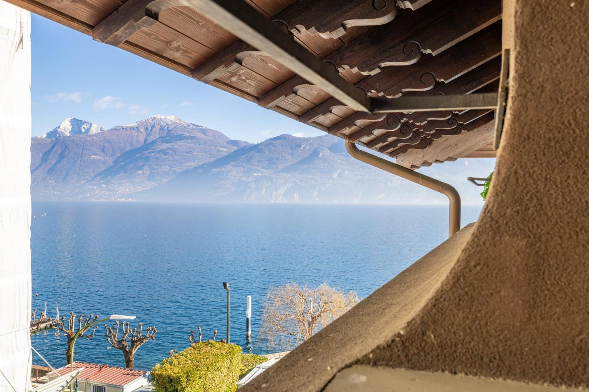 Apartment By The Ferry - Menaggio Bagian luar foto